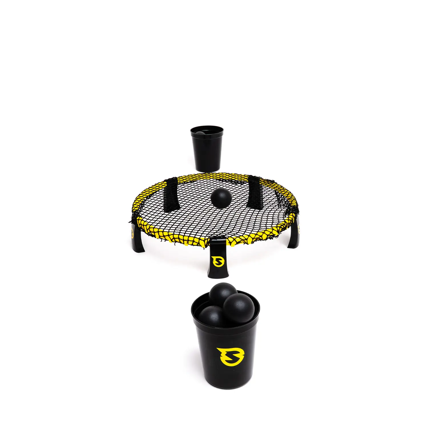 Spikeball Spielset mit schwarzem Netz und gelber Umrandung, einem Ball auf dem Netz und zwei schwarzen Bechern mit gelbem Logo – Outdoor‑Teamspiel für Strand, Park und Freizeit