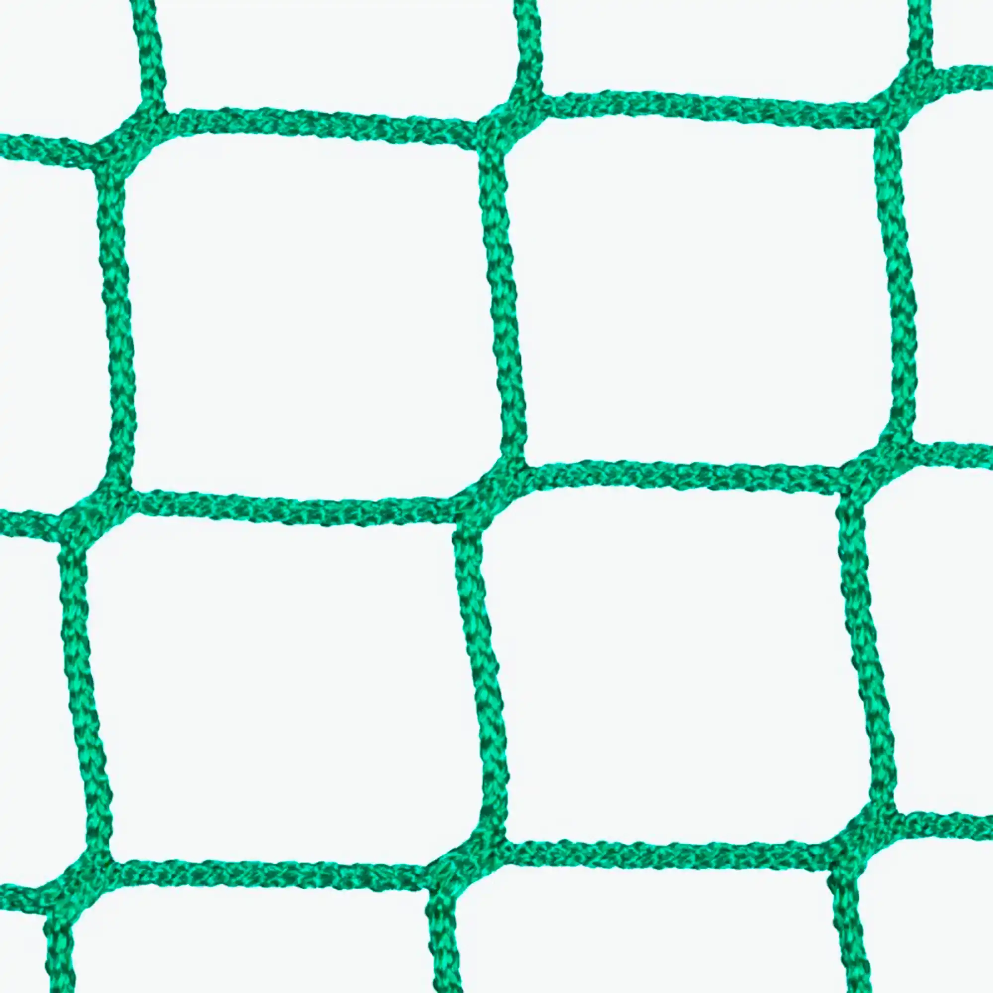 Detailaufnahme eines grünen, knotlosen Netzes mit quadratischer Maschenstruktur auf weißem Hintergrund