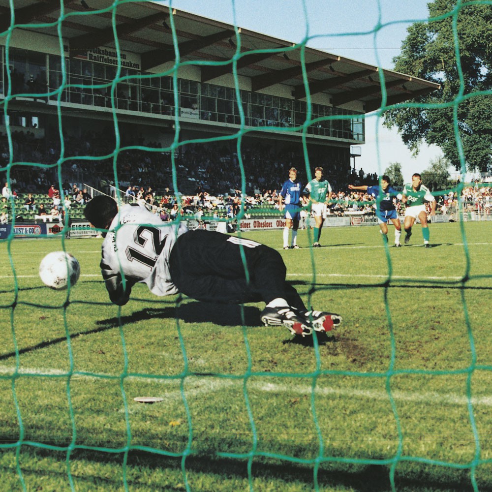 Fußballtornetz 7,50 m x 2,50 m Tiefe 0,80 / 1,50 m, PP 5 mm ø aus der Kategorie Fußball